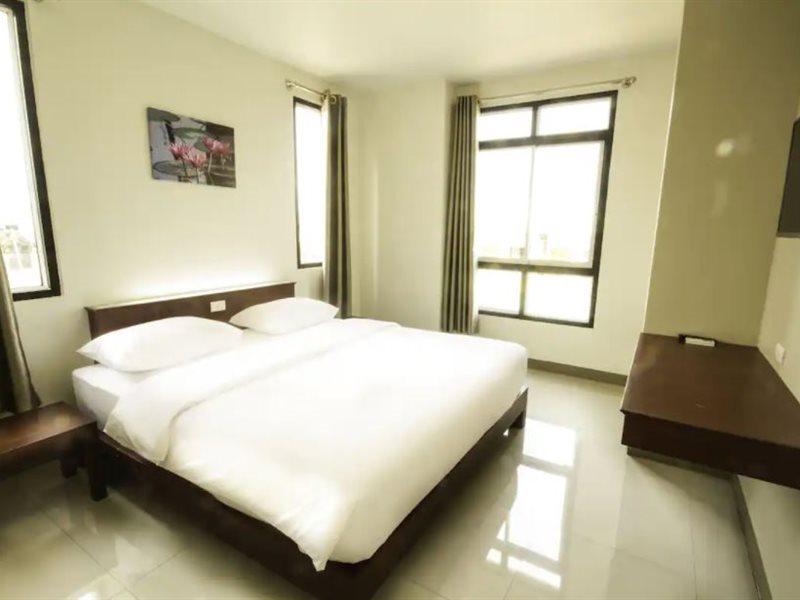 เบสทินี่ โฮเต็ล แอนด์ เรสเทอรองต์ เพชรบูรณ์ Hotel ภายนอก รูปภาพ